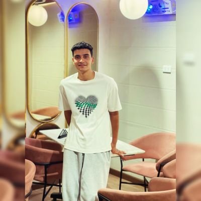 رب أعنِّي ولا تُعِنْ عليَّ واهدِني ويسِّرِ الهُدى لي 💫