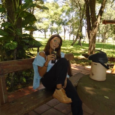 avrilayalaes's profile picture. Me gusta Bob Esponja y la gente 0 estrés.