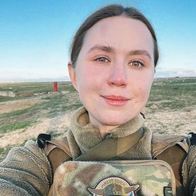 Active duty marine,🇺🇦 slava Ukraine!!🇺🇦 combat medic 🏥 Follow me on my main account
Glory to Ukraine.
