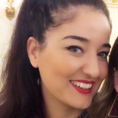 ozclkgmz17's profile picture. namaste 💃