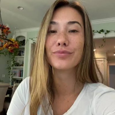 JessicaBri94712's profile picture. 