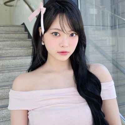 everything here is about jooyeon's smile !