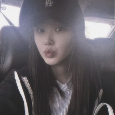 strawky00w's profile picture. oi