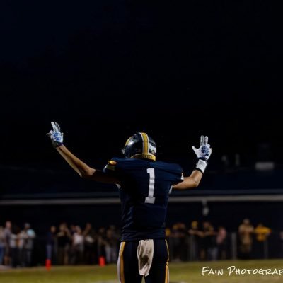 Sophomore, 6’5 ,175, Wr/Db ,40:4.85 , 3.8🏫 Football/Basketball, vert:36in (cell:7404186746)