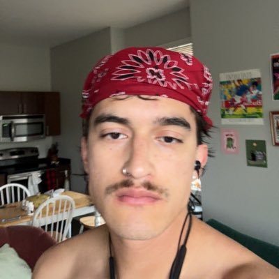 5’10 in doc martens || he/him/él || immigration attorney || views are my own