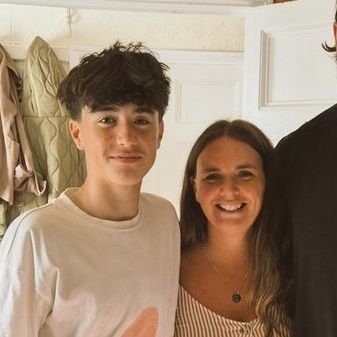 Mum, my greatest achievements are my children, partner, intolerance to people 😂, music lover...oh and I love The Arsenal ❤🤍