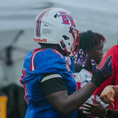 𝙳𝙻𝙸𝙽𝙴/𝙻𝙱 in the Class of 28|5’11 230| 4.59 40| also Run track 100M 11:40 200M 23:88 | GPA 3.45|29TH Ranked Player in SC |HC @MattRochester50