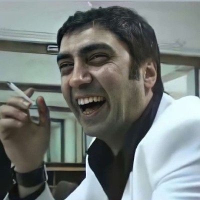 hayat o kadar uzun değil.
Had bildirmeye gelmediniz bu dünyaya, haddinizi bilmeye geldiniz