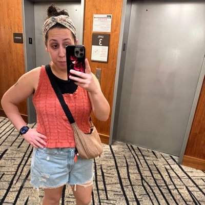 emma. she/her. writer @agentsfandom. #birdland 🧡 probably tweeting about movies or reality tv. lover of nerdy things. bibliophile. 🦸🏽♀️🏳️🌈