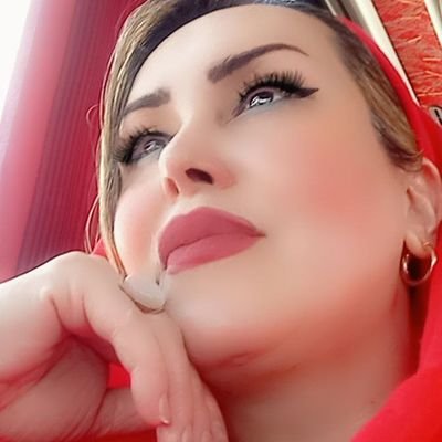 شاعر و ترانه سرا و دکلماتور و نوازنده سازهای سنتی
عضو گروه تنبورنوازان حافظ تهران
عضو کانون انجمن شاعران معاصر
متاهل و متعهد به عشقم و خانواده