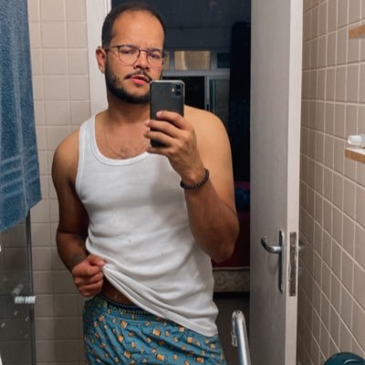 💪 Corpo em obra | 💔 Coração em reforma | 📸 Treinos, desabafos e fotos indevidas 🔞 +18 sem pudor, só desejo 🔗 Conteúdo exclusivo? Talvez…