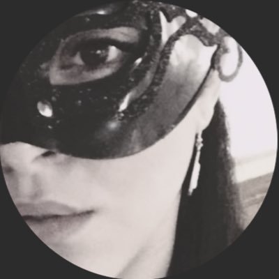 AV LF. I don’t chase. I softly command, claim, and collect. Tribute with intention or ache in silence. 🍓
