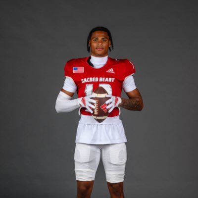 QB / FS ‘23/ Reading High School ❤️🖤/ 6’1 180 First Team ALL State Def ATH - LL First Team ATH & DB ⭐️HC : @SamoanSigma HUDL : https://t.co/lQiZM0s1vO