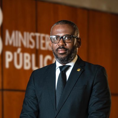 Abogado, Psicólogo y Sociólogo (en construcción). Ministerio Público. Optimista por definición y pesimista por excepción.