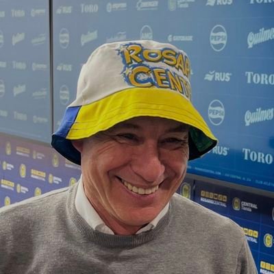 PalmeBruni's profile picture. 💛💙