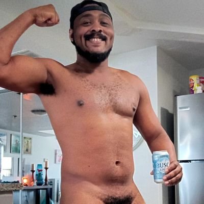 I'm a friendly jock/nerd who plays and loves rugby. 💯% vers for the bears, chubs, daddies & cubs. Open to collabs.
https://t.co/g2ZkpGYPhY