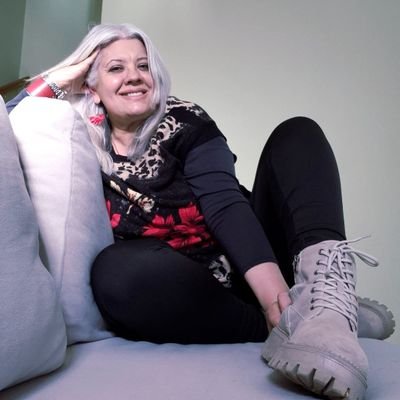 ⭐⭐⭐
🎼: Mujer Gremial Unversidad Pública y Gratuita
La Poesía está en la Calle 💚🤍💙🩵
