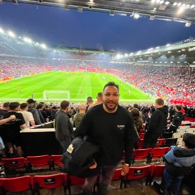 bowie_______'s profile picture. Egyptian. I love Manchester United, Pink Floyd, Led Zeppelin 🎸