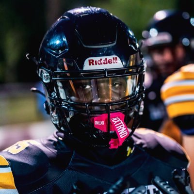 C/O ’26🇨🇦 RB 5’10 185 Lbs 4.51 40-yard gcharlemmanuel@gmail.com 8734553180 | GPA 3.76