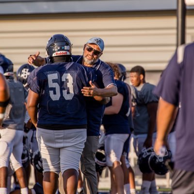 6,1ft (320lbs) #53/og/ng C/O28 Valley Christian high school) Patricio.mancha@warriorlife.com
