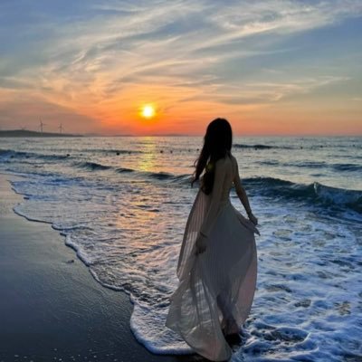 🇺🇸💼career women| 🏞️Outdoor lovers | 🍷Travel and food| Like to explore new things and love life.🇺🇸