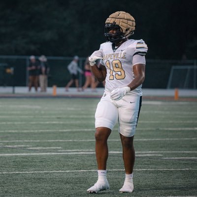 C/O’26 TE Hapeville Charter 6’2 235lbs 1070 SAT 3.9 GPA | 40 yd dash: 4.79| Squat: 415| Bench: 295| NCAA ID#2505613733 Atlanta, GA