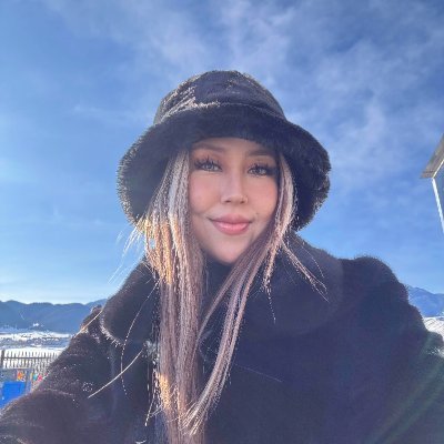 Dentist 🦷 | Baseball Fan ⚾️ | Outdoor Lover 🧗🏻♀️🚴🏻♀️
Entrepreneur | Just living and learning.
Views are my own.
🚫 No negativity