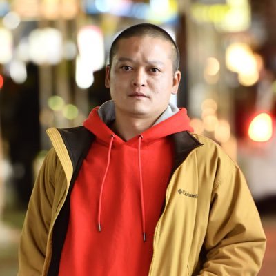 Webプロデューサーをしています。マーケティング、企画、設計が本業ですが、新規事業開発や物流も出来ます。「決める人」が必要な現場に放り込むと機嫌良くお仕事します。
