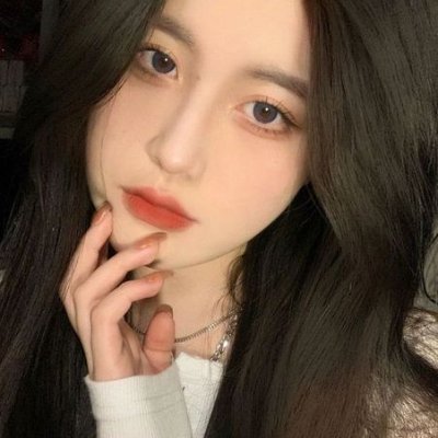 EvelynBrow32823's profile picture. 