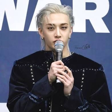 Bangchan. 27. dad of 7. didn't write red-light . Is a hybrid* parody account not Bangchan. )