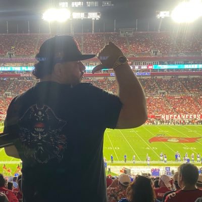 Champa Bay!!! @buccateers podcast co -host Bucs☠️@buccaneers,Gators🐊@Floridagators,Lighting⚡️@tampabaylighting,and Rays⚾️fan@tampabayrays and wrestling fan!