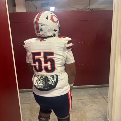 6.0 , 16, 276,Football, School, Chaminade College Prep,gpa 3.0 class of 27 phone #818 422 9458 @jorjorward@gmail.com