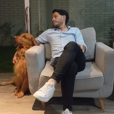 Economista Derrochador - De Libre Pensamiento - Experto Tomando Malas Decisiones