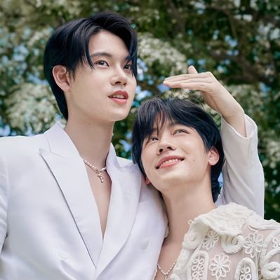 💍
Yinwar ,Kelmiro 🖤 BTS
𝓐𝓻𝓶𝔂 💜
Apaixonada por BL e GL .
Multifandom 💙
𝓝𝓸𝓻𝓭𝓮𝓼𝓽𝓲𝓷𝓪 🌵🦋