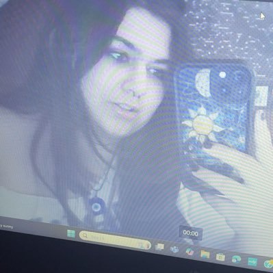 starsgox's profile picture. 22, very cool and awesome, probably horny rn