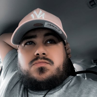 just a guy who loves the beach,hockey,gaming and my son