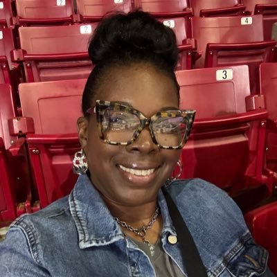 MomOfLegacies's profile picture. 