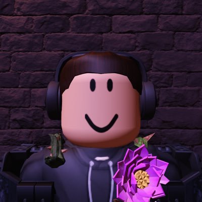 HotelConqueror's profile picture. 🚪DOORS Fan