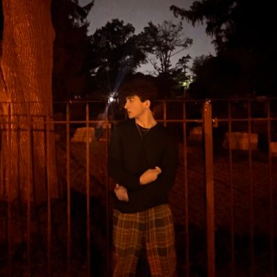dylaanlotus's profile picture. unavailable
