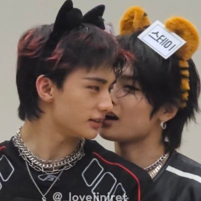 hyunesquizo's profile picture. ricky y yo tomando malteada de fresa :3