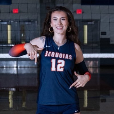 College of The Sequoias Track and Volleyball 5'11~Shot put,Disc,Hammer~Middle/Oppo