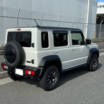 K6sauo7GdK2349's profile picture. 🗼2025からジムニーノマド。出荷停止前ギリギリすり抜けて納車。日々、自分だけの車を目指しいじり中。オモウマぃ店巡りや癒される酒場探しが趣味のおじさんです。