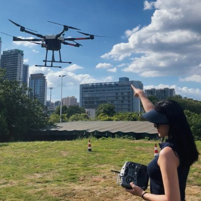 📍 台湾出身の女性ドローンパイロット。
🚁 空撮やFPVフライトを通して新しい視点を発見。
🌏 自然・都市・建築の美しい瞬間をシェアします。
💡 趣味は旅行・写真・テクノロジー。