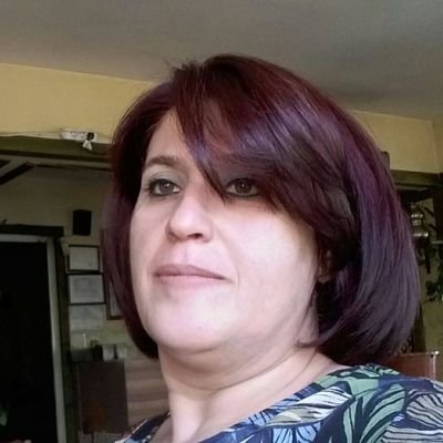 Beni cândan usandırdı cefâdan yâr usanmaz,mı
Felekler yandı âhımdan murâdım şem’i yanmaz mı Fuzûlî