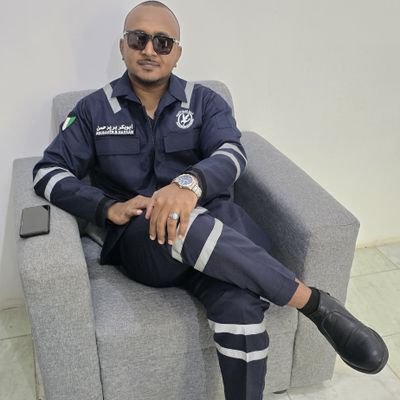AbBireer's profile picture. ياما نحلم نحكي ليك عن مسافة ونشتهيك
عن سفن بالشوق بترسم في بحيراتك ضفاف
وعن ملامح غنوة طلت في عيوناتك هتافا
وعن حقيقة نهاتي بيها في اساطير الخرافه 💙