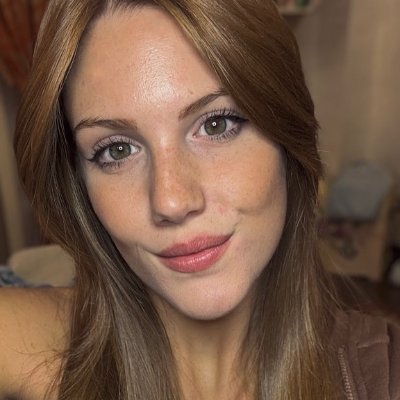 beccaleonard3's profile picture. "Curious by nature, adventurer by heart 🗺"