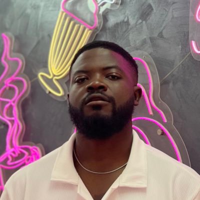 6'3....Medical Doctor..…connoisseur of Art and memories 🇳🇬
