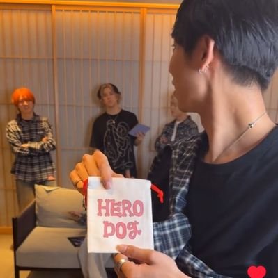今私はBMSGに包まれて生きている😶🌫️
BE:FIRST ファンミで気持ちを立て直したい😇
MAZZEL 🐰👑🍓🐿️💖☕🦄⚾️
🙏全員の笑顔を見守り隊🙏
あまりポストしませんが…BMSG関連チェック&いいねしております。無言フォローも失礼します☺️