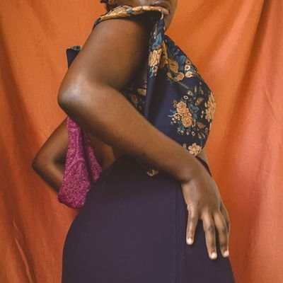For the readers, tea sippers, the black queens and all the beauty in between. 💛🌻