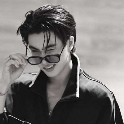 —𝘓𝘪𝘧𝘦 𝘪𝘴 𝘧𝘳𝘦𝘦 𝘧𝘰𝘳 𝘗𝘦𝘳𝘵𝘩𝘚𝘢𝘯𝘵𝘢( 𝘋𝘖𝘔𝘐𝘐𝘈 ) : ธนพนธ์มีธนบัตร🎸
